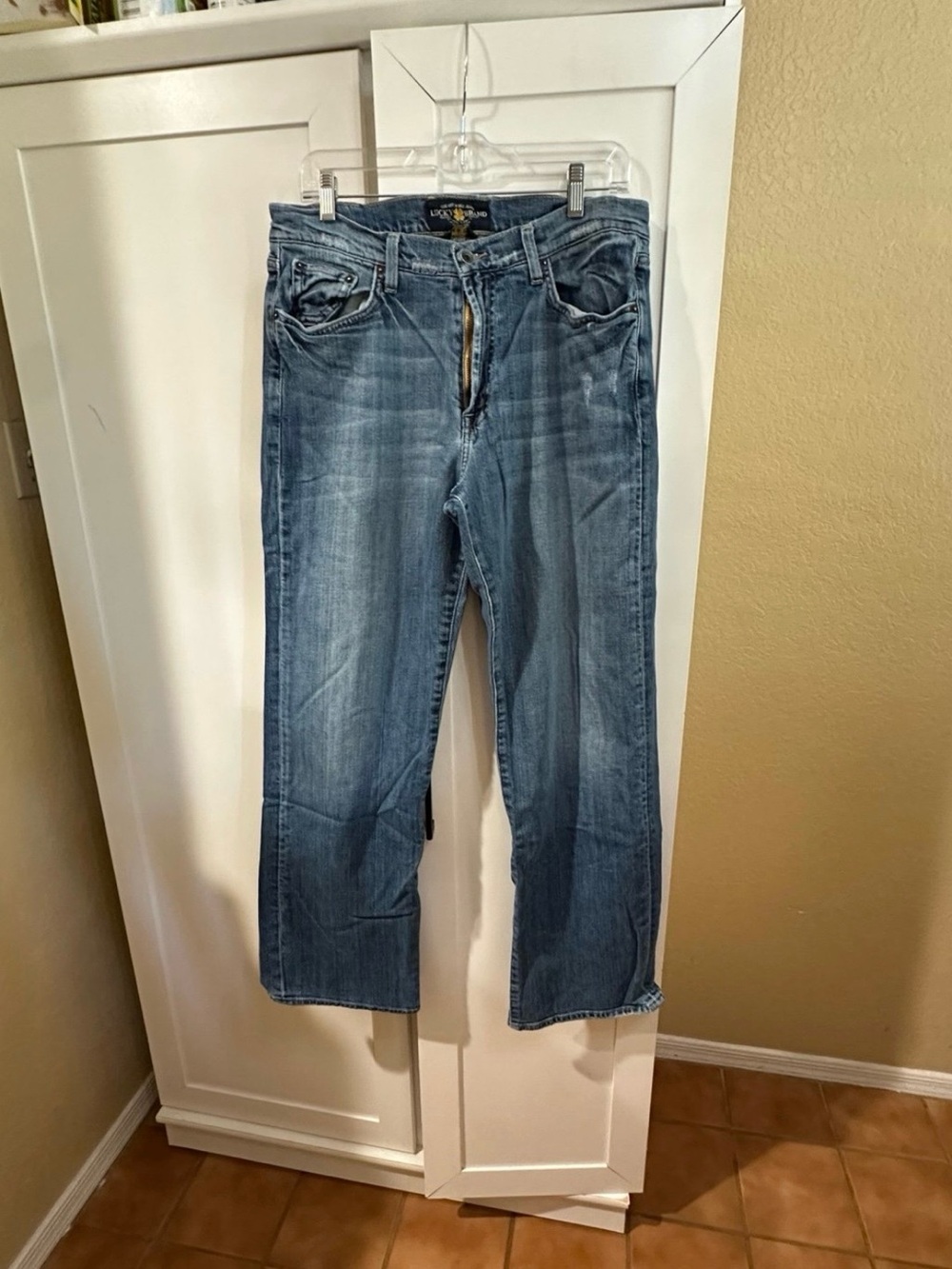men's 34x32 Lucky Brand Mens 181 Jeans Relaxed Straight fit Jeans